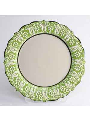 Korkmaz Çini 26 cm Beyaz Kabartma Kaligrafi Tabağı