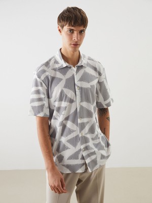 Lc Waikiki Yeni Sezon Regular Fit Kısa Kollu Desenli Erkek Gömlek