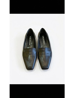 emienza mona  vegan deri köşeli burun bayan babet