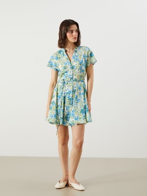 Lc Waikiki Yeni Sezon Kaçık Yaka Çiçekli Pileli Elbise