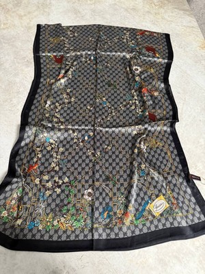 Gucci Vual Ipek Şal Çiçekli  G Baskılı Siyah Çok Renkli