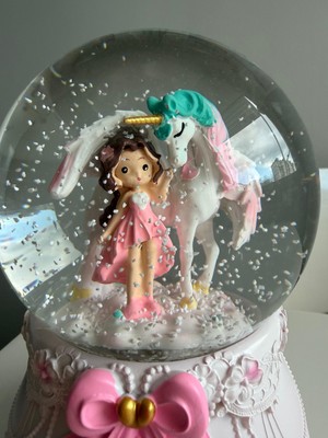 Bumelo Unicorn ve Kız Beyaz Büyük Boy Işıklı,müzikli Püskürtmeli Kar Küresi