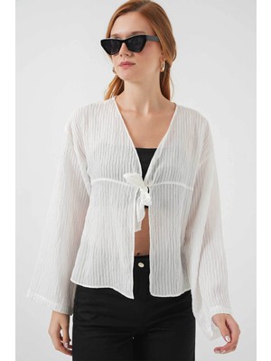 Bigdart Önü Bağcıklı Beyaz Kadın Bluz 952
