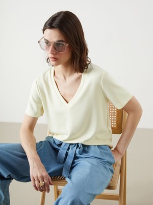 Lc Waikiki Yeni Sezon V Yaka Kadın Tişört