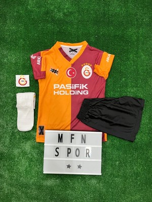 5 Yıldız 4'lü Set Galatâsarây./ Davins.o.n. Sanc.he.z 2025/2026 Yeni Sezon Iç Saha Yeni Sezon Çocuk Forma Şort Bileklik Çorap