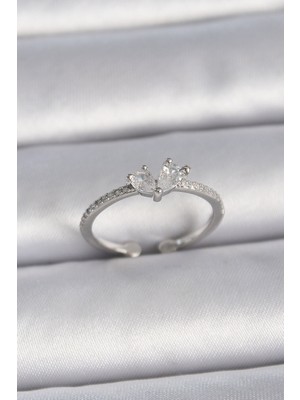 Bsre Pirinç Ayaralanabilir Zirkon Taşlı Kalpli Kadın Yüzük (Gümüş Renk)