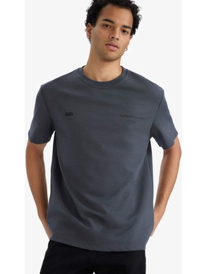 DeFacto Nefes Alabilen Baskılı Tişört F8591AX25AU