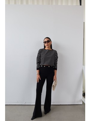 Özge Özgenç Gold Düğme Aksesuarlı Ispanyol Paça Pantolon