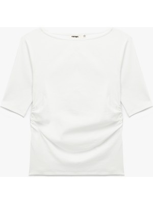 Koton Slim Fit Pamuklu Kayık Yuvarlak Yaka Yarım Kollu Tişört