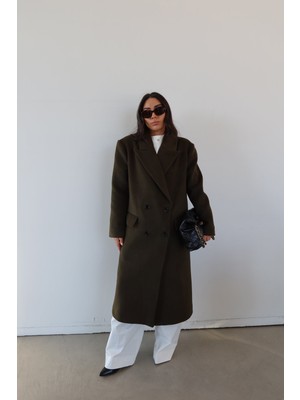 Özge Özgenç 4 Düğmeli Uzun Kaşe Kaban