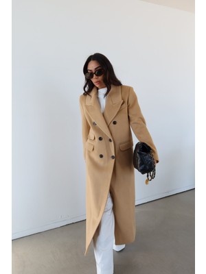 Özge Özgenç 3 Cepli Armalı Uzun Kaşe Kaban