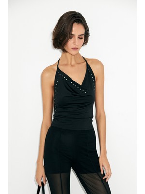 Grimelange Rapture Kadın Degaje Yaka Boyundan Bağlamalı Sırtı Açık Taş Detaylı Esnek Siyah Bluz