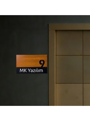 Hippodeco Kişiye Özel Ceviz Ahşap Kapı Süsü | Isimli Apartman Kapı Tabelası 25X15 cm