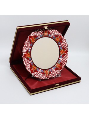 Korkmaz Çini 26 cm Renkli Kabartma Kaligrafi Tabağı