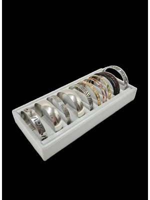 Megass Dekor Süet Kumaş Gri Renk 24 cm / 11 cm Kelepçe-Bileklik Sergileme Standı