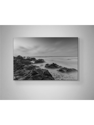 Siyah Kayalıkların Sessizliği