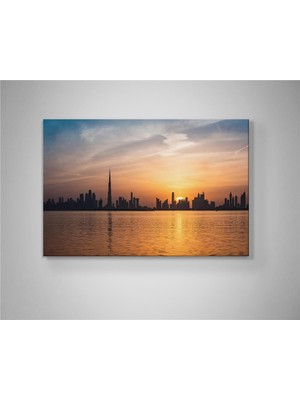 Dubai – Gün Batımı Silueti ile Küresel Vizyonun Simgesi