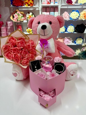 Ayı Evreni Büyük Peluş Ayılı Çiçek Buketli Romantik Hediye Kutusu Pembe | Pembe Kutu | Kar Küresi, Çelik Takı Seti, Peluş Ayıcık | Sevgiliye, Anneye, Doğum Günü, 14 Şubat, Yıldönümü