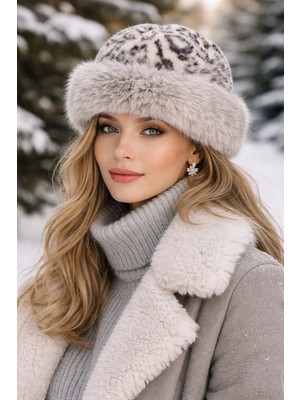 Külah Kürk Detaylı Leopar Desenli Kadın Kış Şapkası  Yumuşak – Sıcak – Lüks Dokulu