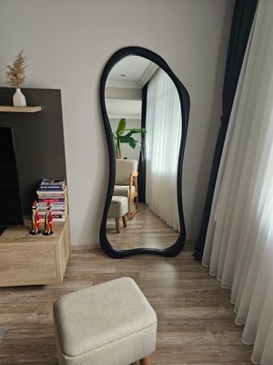 Uğurlu Ayna 180X80 cm Asimetrik Boy Aynası - Siyah Ahşap Görünümlü Dekoratif Boy Aynası
