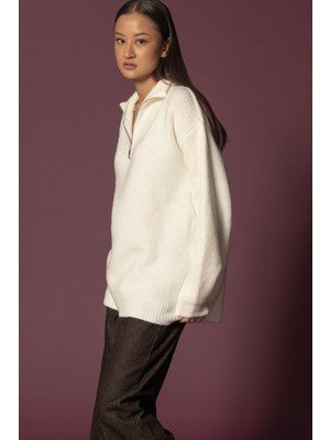 Nisan Triko Fermuarlı Triko Kazak