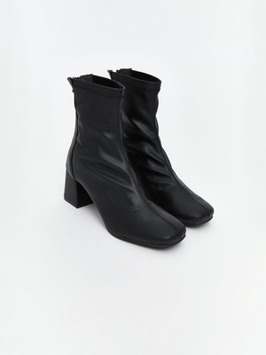 Lc Waikiki Yeni Sezon Deri Görünümlü Kadın Bot