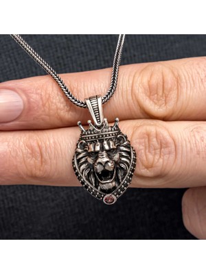 Erseyy Gümüş Taçlı Aslan Figürlü Erkek Kolye
