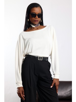 5in1Canpolat Ekru Kayık Yaka Yarasa Kol Bluz 22799