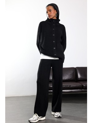 5in1Canpolat Siyah Önü Düğmeli Triko Takım 2583