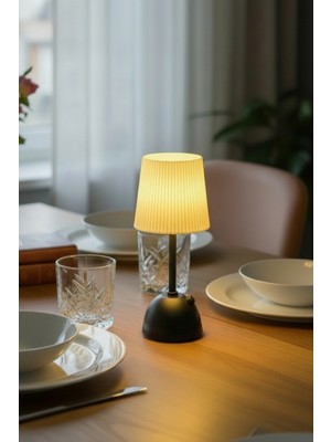 Emriba Pilli Masa Lambası (Siyah)