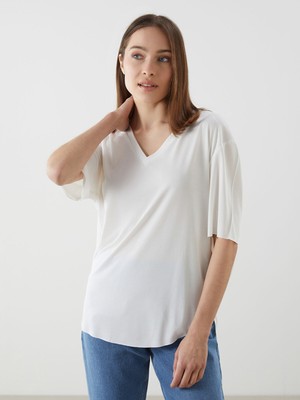 Lc Waikiki Yeni Sezon V Yaka Modal Karışımlı Oversize Kadın Tişört