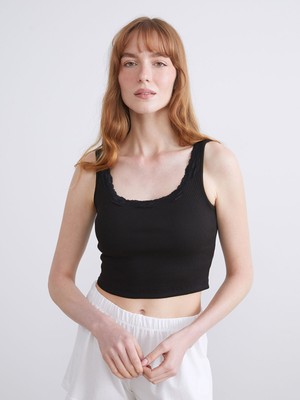 Lc Waikiki Yeni Sezon U Yaka Dantel Detaylı Kadın Atlet