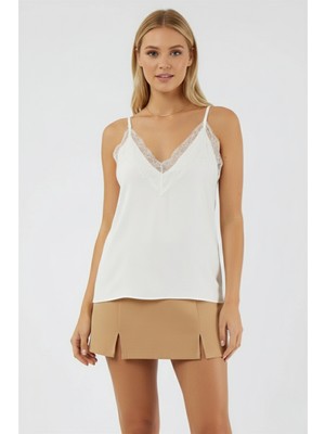 Euro Class Ön Arka V Yaka Yakası Dantel Detaylı Ayarlanabilir Askılı Şık ve Cool A-Line Bluz