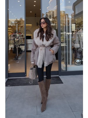 Havoş Bej Buff Yakası Kürklü Kuşaklı Mont