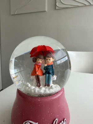 Bumelo Şemsiyeli Kız ve Erkek Büyük Boy Işıklı,müzikli Püskürtmeli Kar Küresi