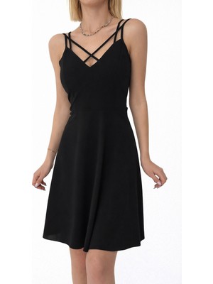 Cuyka Kadın Çapraz Askılı Scuba Krep Kloş Elbise