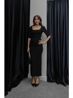 Havoş Siyah Ince Kemerli Kare Yaka Elbise