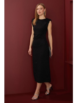 FullaModa Omuz Vatkalı Drapeli Taşlı Midi Boy Elbise