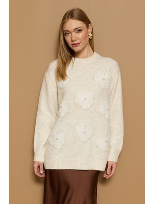 FullaModa Çiçek Nakışlı Taşlı Bisiklet Yaka Triko Kazak