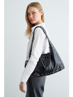 FullaModa Zımbalı Fermuarlı Suni Deri Kol Çantası