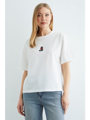 FullaModa Kedi Nakışlı Bisiklet Yaka Salaş Tişört