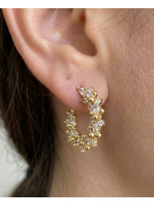 Milena Blake Gold Kaplama Taşlı Halka Küpe – Işıltılı ve Zarif Tasarım