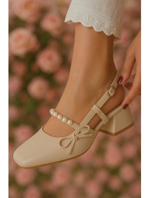 Divolya Melody Bej Fiyonklu Inci Detaylı (4 cm Topuklu ) Kare Burunlu Günlük Kullanım Ayakkabı
