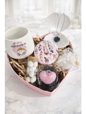 Çok Biz SEVGİLİYE,DOĞUM GÜNÜNDE,ARKADAŞA Mola Time Kadınlar için dizayn edilmiş hediye paketi:doğal taş kolye,fanus içinde kalp küre,mum,kupa,ayna,draje türk kahvesi hediye