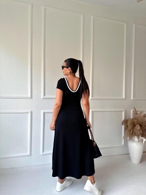 Bi Baksana Kadın Yuvarlak Ribana Yaka Beyaz Yırtmaç Detaylı Viskon Tam Boy Elbise