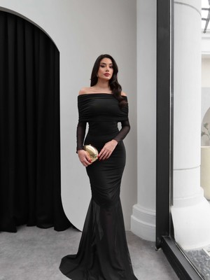 Esra Helvacı Madonna Yaka Tül Detaylı Uzun Elbise