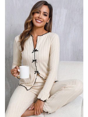 Zenvia Znva™ Kadın Ekru Fitilli Şık Pijama Takımı – Fiyonk Detaylı Rahat Ev Giyim Seti