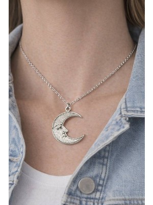 Herşey Nota Yüz Figürlü Ay Tasarımlı Gümüş Renk Unisex Kolye