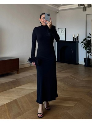 Marsilyan- Kadın Uzun Kollu Balıkçı Yaka Kol Ağzı Tüy Detaylı Uzun Krep Elbise