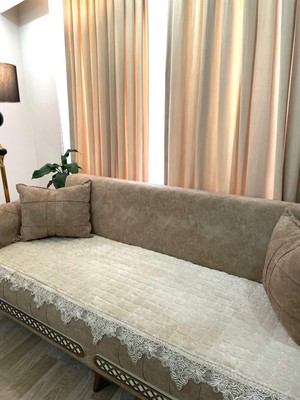 Dantelli Tavşan Tüylü Çekyat Örtüsü Kaydırmaz Tabanlı Peluş 75*200